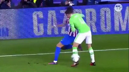  Carrasco breaking ankles 
