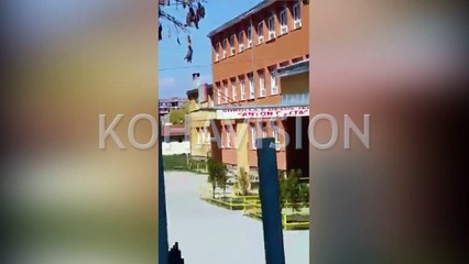 Opozita e quan vjedhje marrjen e drunjëve të shkollës nga mirëmabjtësi, menaxhmenti ka tjetër shpjegim