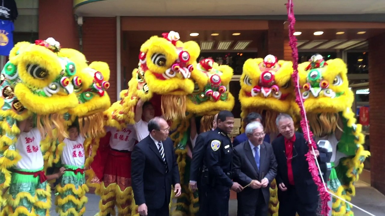 Firecrackers San Francisco Police Chief - San Francisco Chinatown