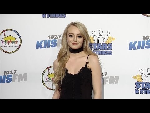 Savannah Kennick 2017 Stars & Strikes Celebrity Bowling Event Red Carpet