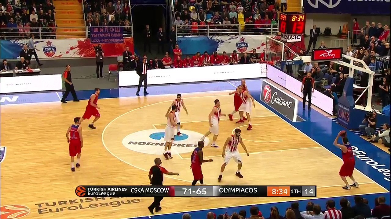 Το εντυπωσιακό coast-to-coast layup του Κώστα Παπανικολάου - ΤΣΣΚΑ vs. Ολυμπιακός - 07.04.2017