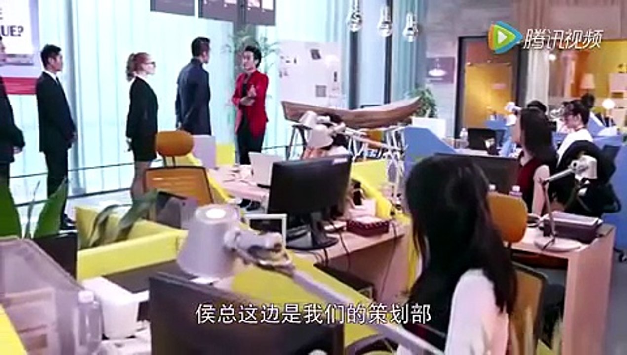 女子在公司上班好几年，第一次见到总裁，居然是初恋男友，尴尬