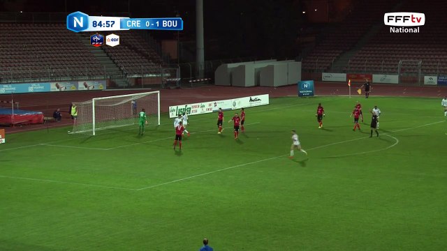 Très belle frappe de Niakate !