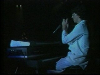 Charly García - No Soy Un Extraño