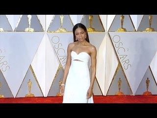 Descargar video: Naomie Harris 2017 Oscars Red Carpet