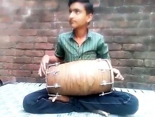 kamal ki dholki bjata ha