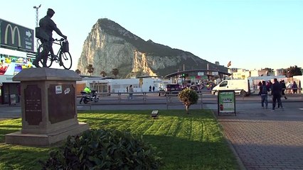 Spain ramps up border checks with Gibraltar _