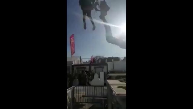 Cette fille a frôlé la mort sur une attraction à la Foire du Trône de Paris