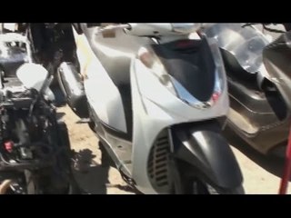 Descargar video: Napoli - Traffico di moto rubate verso l'Africa: due arresti (08.04.17)