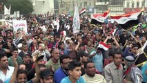أنصار رجل الدين الشيعي مقتدى الصدر يتظاهرون في بغداد ضد الفساد