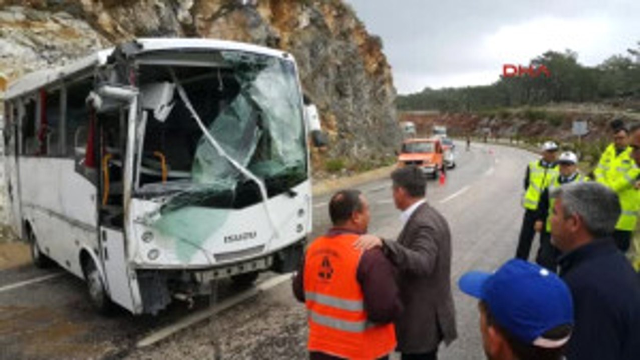 Mersin Çevik Kuvvet Otobüsü Devrildi; 9 Polis Y...