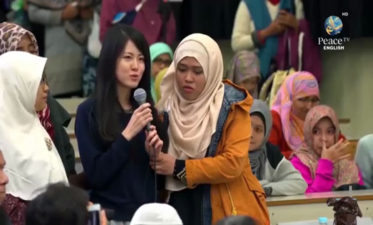 Japanese Are Converting To Islam in Crowds! Very Emotional Dr Zakir Naik