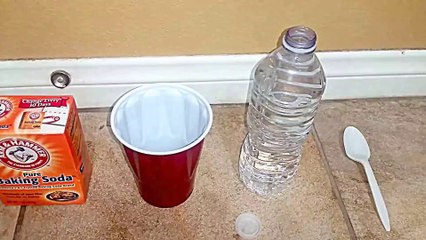 Soda ve Su ile Gözlüklerden Çizik Giderme