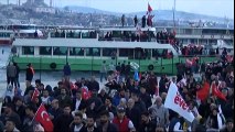 Vatandaşlar Yenikapı'ya Akın Ediyor