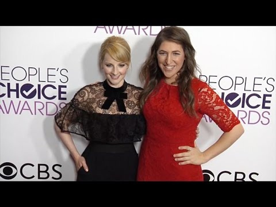 Melissa Rauch and Mayim Bialik "People's Choice Awards" 2017 Press Room Red Carpet