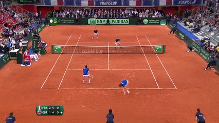 Mahut's incredible shot from the sidelines
