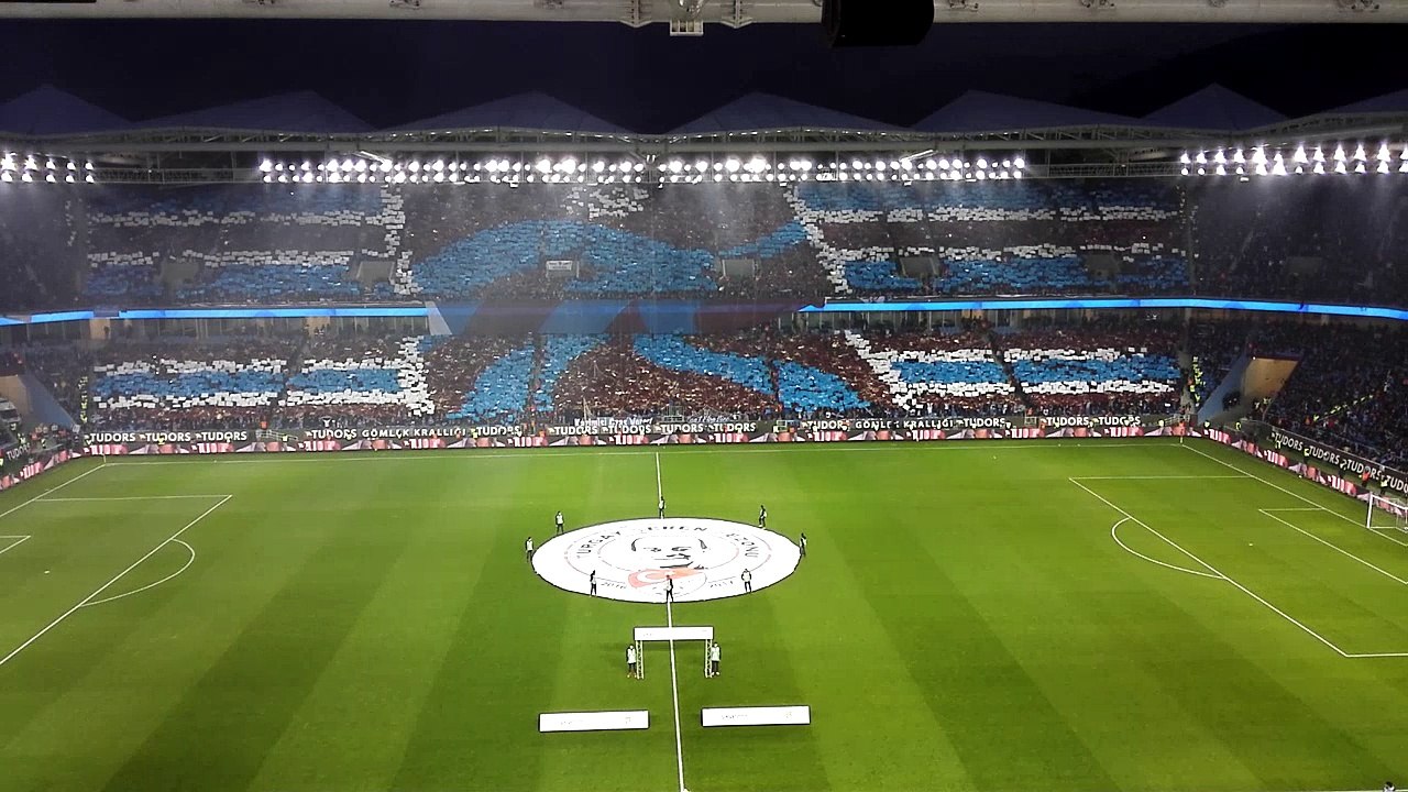 Trabzonspor - Beşiktaş maçında efsane kareografi