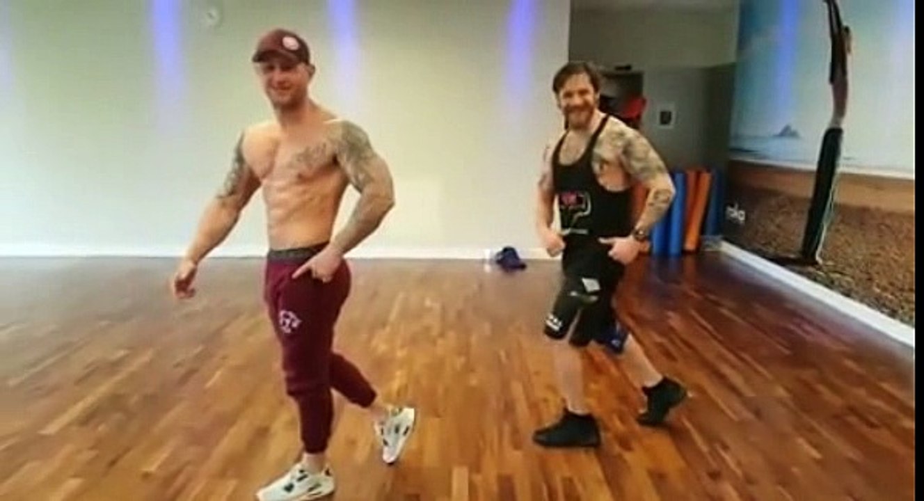 Jay Howlett joined with a great impromptu display by his great buddy Hollywood Actor Tom Hardy 03/04/2017