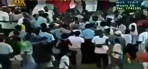 FUNNIEST Moment In The HISTORY Of Cricket Can't Stop LAUGHING !!