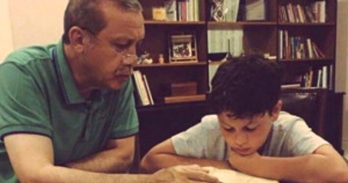 Cumhurbaşkanı Erdoğan, Torununa Kur'an Öğrettiği Fotoğrafın Hikayesini Anlattı