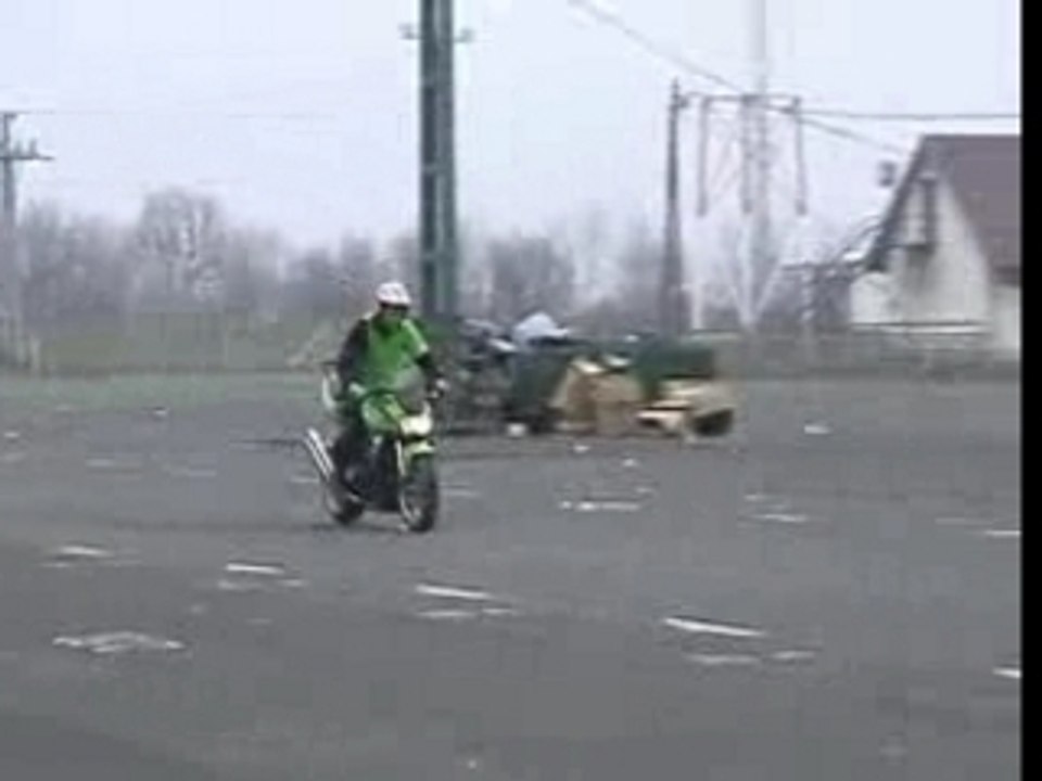 Kawasaki z1000 stunt