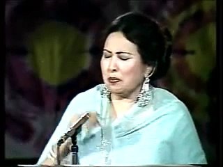 Iqbal Bano Live -- taskeen ko hum na roen --- Lok Virsa Mirza Ghalib