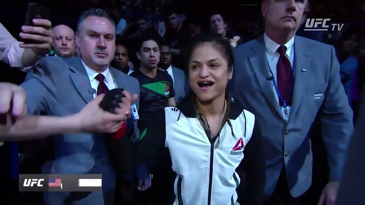 Cynthia Calvillo dominates Pearl gonzalez in submission victory
