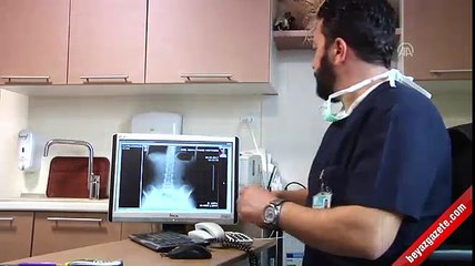 Başörtüsü takarken iğne yuttu