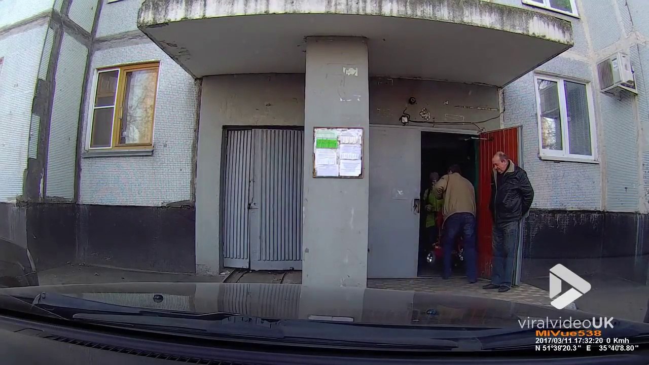 Quand t'es bourré n'essai pas de rendre service... Oh le FAIL bien marrant