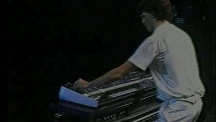 Charly García - Nos Siguen Pegando Abajo