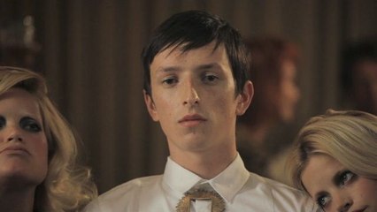 Totally Enormous Extinct Dinosaurs - Trouble