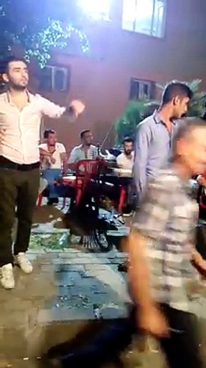 AZER Dogan '' Kömür Gözlüm '' kehribar gibi sesi ile