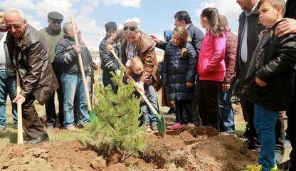 KURUKÖPRÜ’DE FİDAN DİKİM ŞENLİĞİ