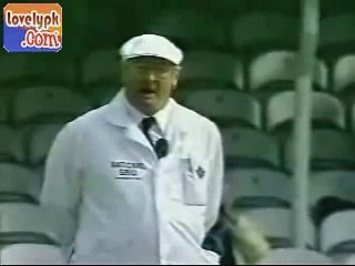 Wasim Akram magic ball to Croft - Incredible