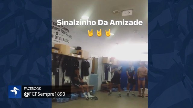 Soares filma Alex Telles a fazer a Sarrada no Ar. Só rir :)