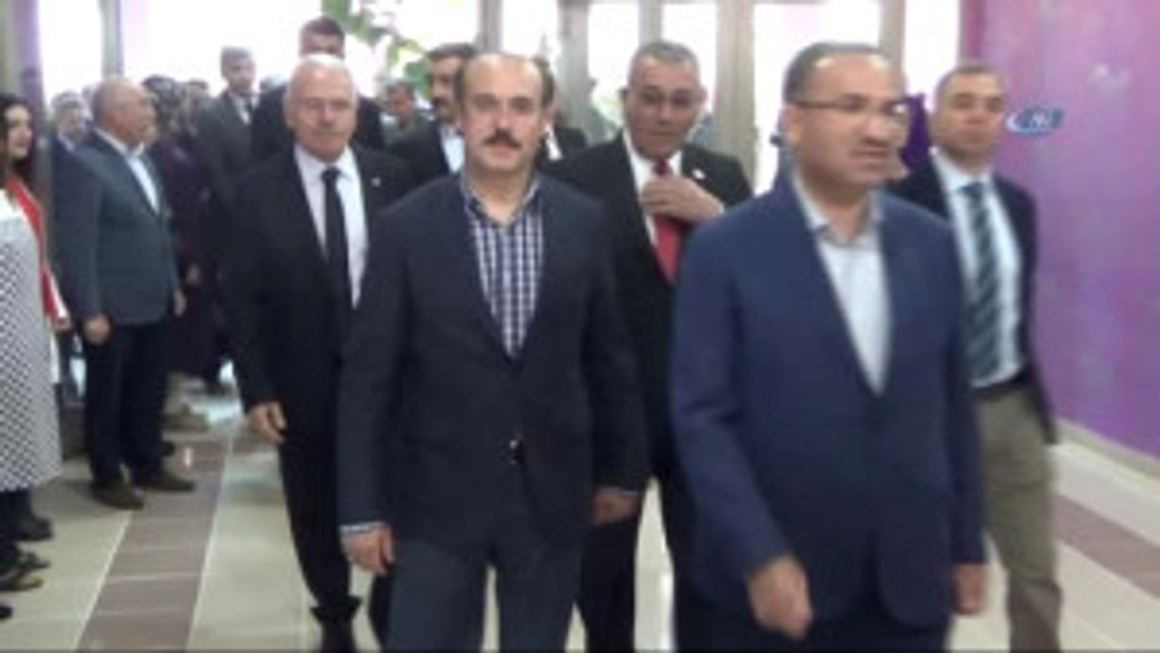 Bakan Bozdağ, Yozgat'ta Üniversite Öğrencilerinin Sorularını Yanıtladı