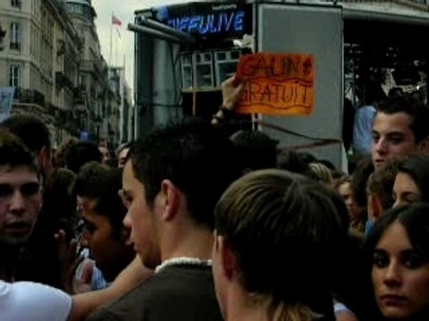 Toujours besoin de CÂLINS...