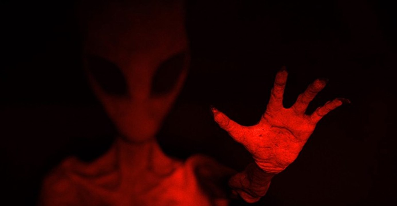 Les ovnis envahissent le monde, leur provenance, l'enfer.
