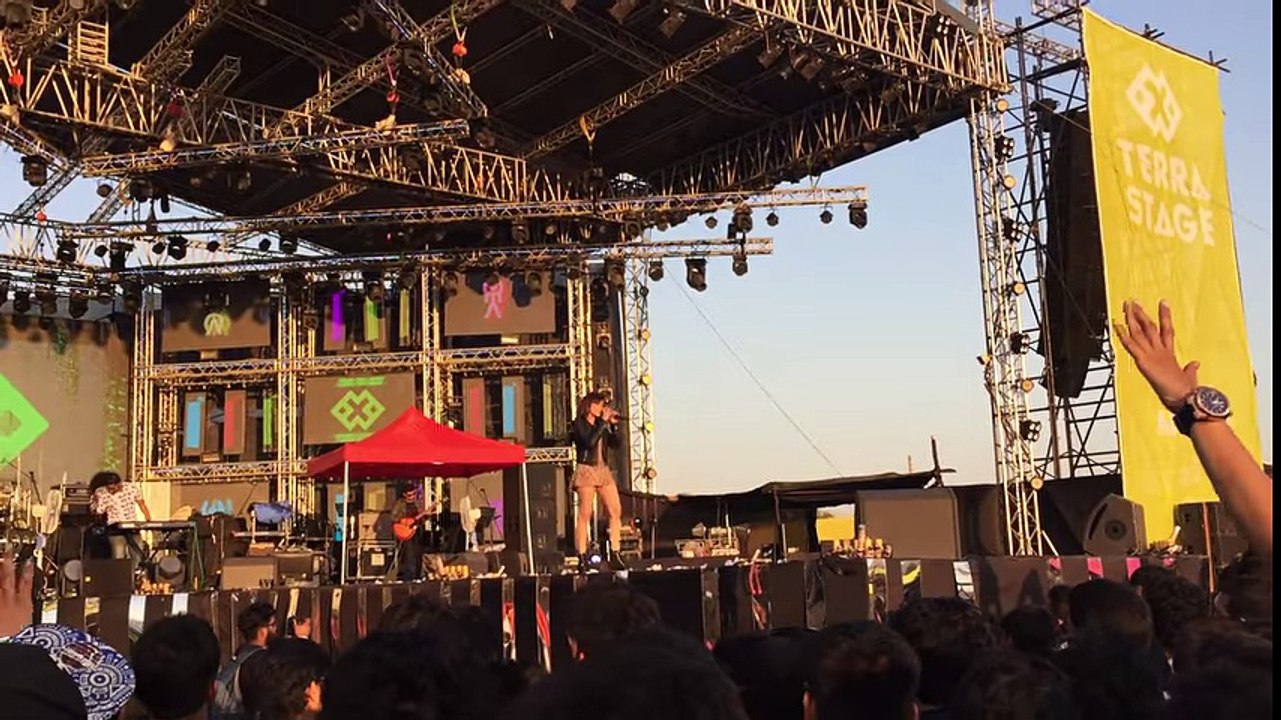 Shirley setia live - main hoon hero- EVC2016