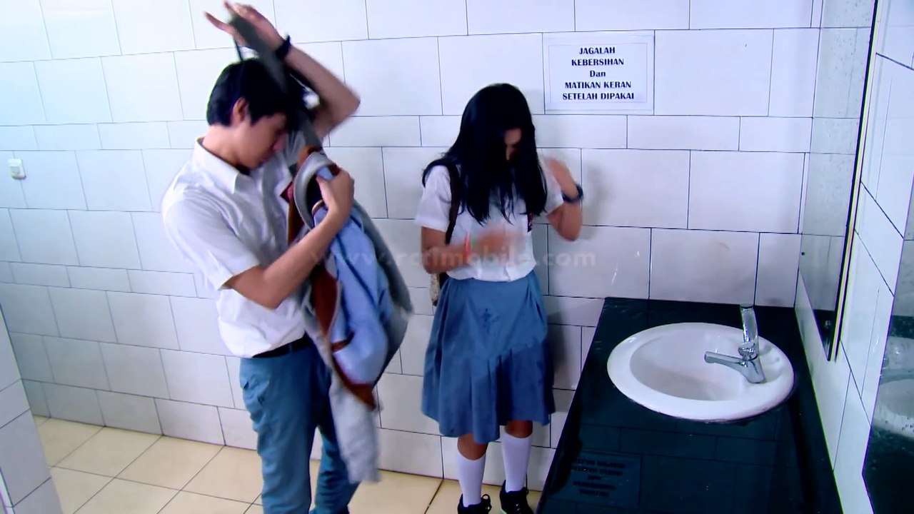 ROMAN PICISAN - Wulan Seneng Banget Dipinjemin Jaketnya Roman [07 Mar 2017]