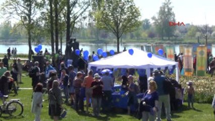 Avrupa'nın Birliği, Barış ve Demokrasi Için Bir Araya Geldiler