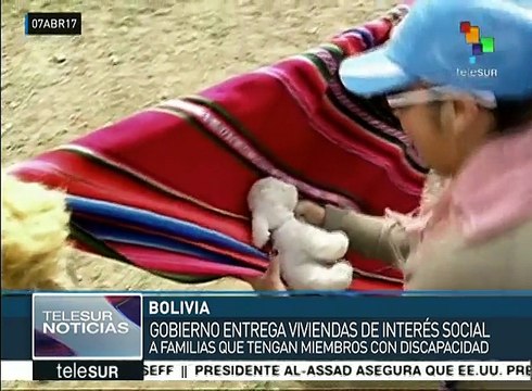 Entrega gobierno boliviano casas de interés social en El Alto