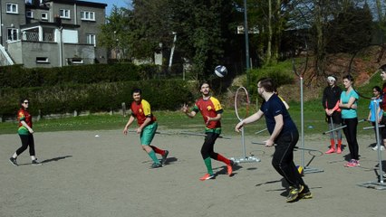 Bruxelles: l'équipe de quidditch des "Brussels Gwaffles" s'entraîne