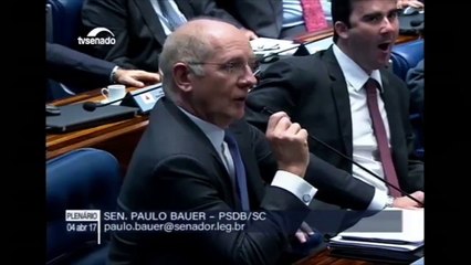 Aécio Neves faz defesa contra acusações falsas da veja, previdência e muito mais para 2018