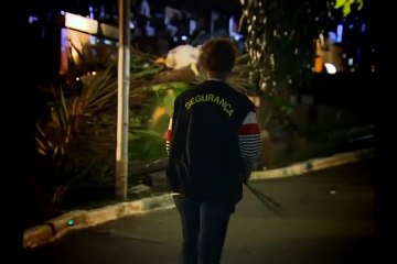 Programa Silvio Santos (20_10_16) - Menina Fantasma aterroriza em cemitério