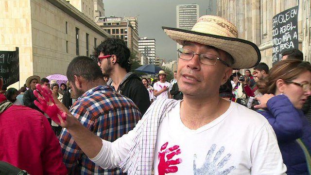 Colombia recuerda a víctimas de conflicto, tras paz con las FARC