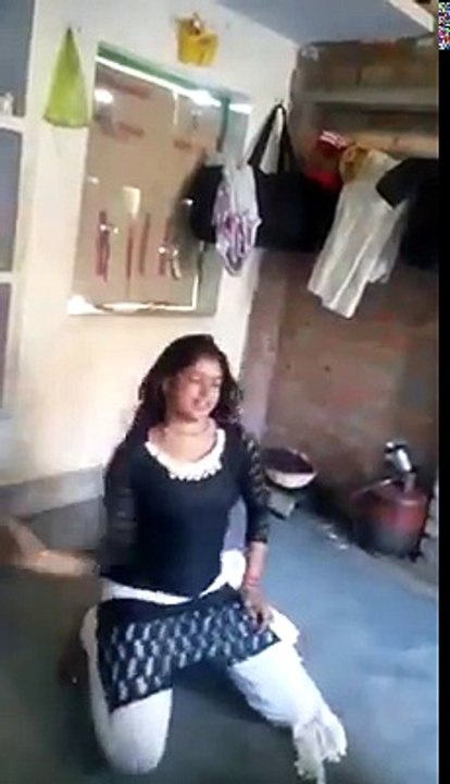 Watch the dance of girl