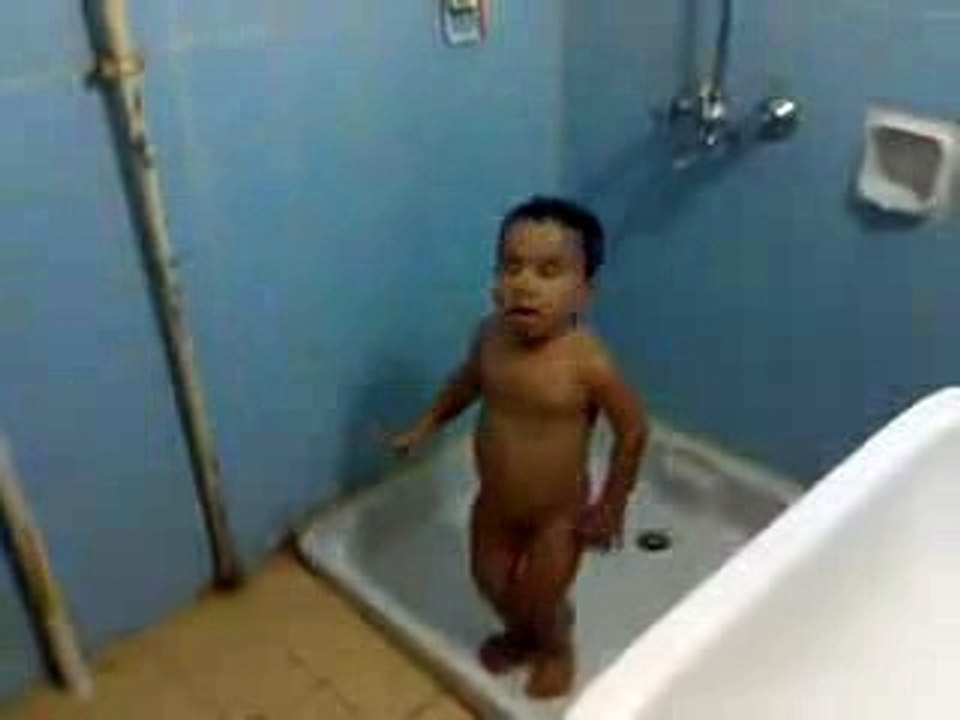 Crazy Baby Dancing And Bathing