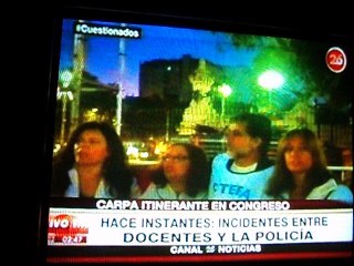 ASÍ SE TOMARON EN CANAL 26 LA REPRESIÓN A LOS DOCENTES