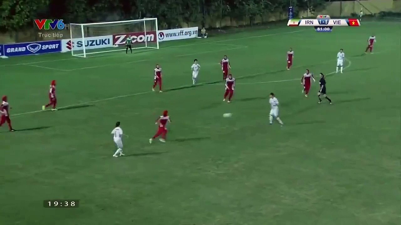 Huynh Nhu with an insane first touch and finish for Vietnam women's national team